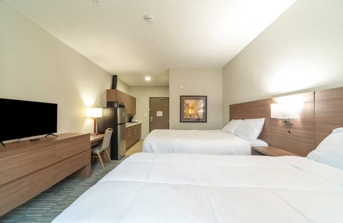 Sulphur Hotel | 2 Relaxing Family-Friendly Rooms – w/Free Parking & Near Nature Trails!