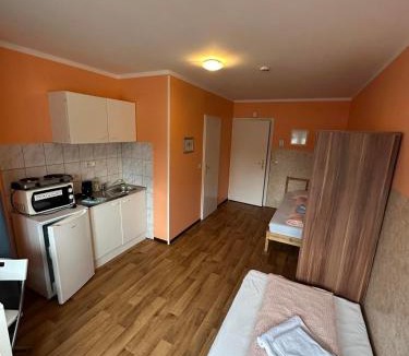 Alt-Moosach Hostel | 2-Rent Group Hostel Apartments HAN53