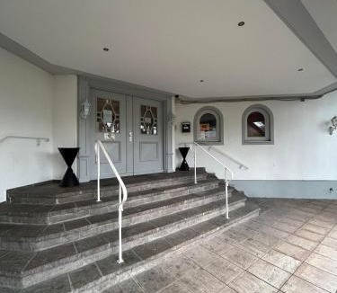 Aubing-Sud Hostel | 2-Rent Group Hostel Rooms AUB162