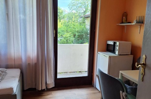 Aubing-Sud Hostel | 2-Rent Group Hostel Rooms AUB162