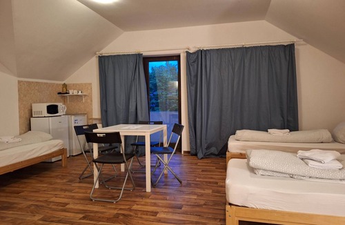 Aubing-Sud Hostel | 2-Rent Group Hostel Rooms AUB162