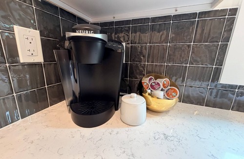 West End Apartment | #2 Richards Ave Cozy Brand New 1BR apt half mile CASV