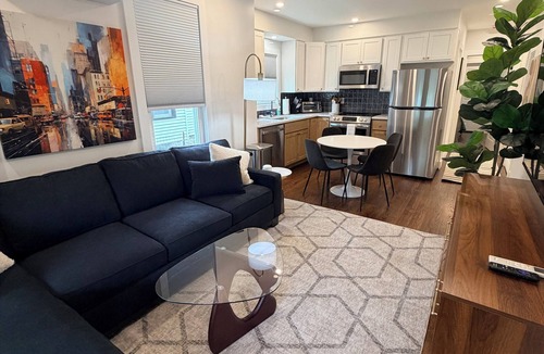 West End Apartment | #2 Richards Ave Cozy Brand New 1BR apt half mile CASV