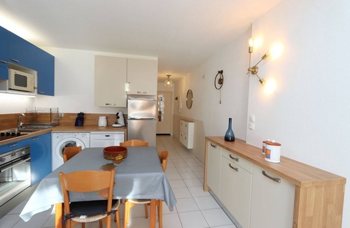 Saint-Raphael Apartment | 2 rooms by the sea with air conditioning, pool view, Wifi, parking