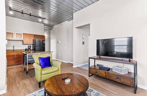 Old West Side Apartment | 2 Separate 2BR Units Near Big House & Downtown