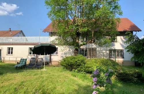 Uehlingen-Birkendorf House | 2 separate Appartements mit 5 Schlafzimmern für 9 Personen
