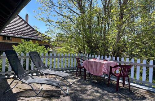 Uehlingen-Birkendorf House | 2 separate Appartements mit 5 Schlafzimmern für 9 Personen