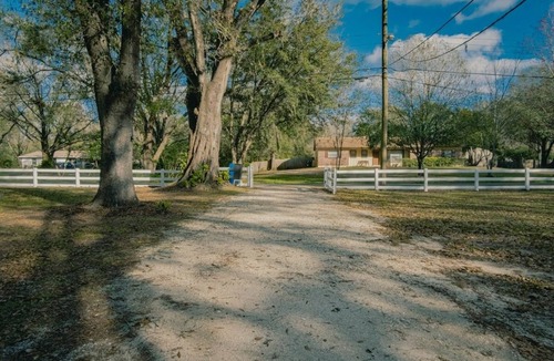 Greater Northdale House | 2 separate homes, each 3-bed 2 bath one on Lake and are only a 5-min. car ride.