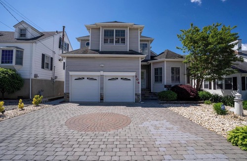 Point Pleasant Beach House | 2 short blocks to the beach. FULLY RENOVATED HOUSE WITH NEW HOT TUB.