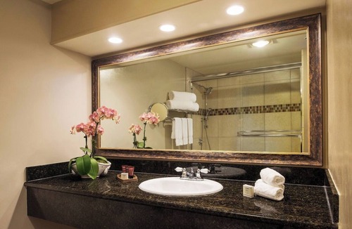 Barron Park Hotel | 2 Spacious Unit with Heated Pool, Free Breakfast & Parking Near Stanford