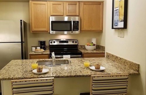 White Station House | 2 Spacious Units! w/ Kitchen, Parking, Pets Allowed, Close to Memphis Zoo!
