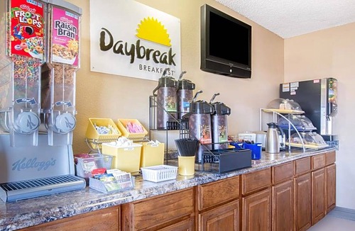 Lake Havasu City Hotel | 2-Star Hotel ∙ Days Inn by Wyndham Lake Havasu
