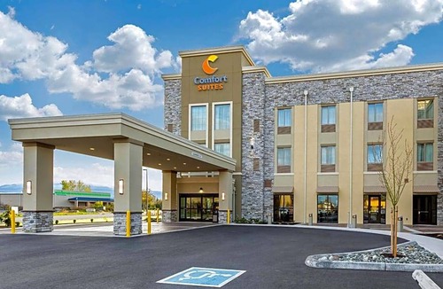Burlington Hotel | 2-Star Hotel ∙ Comfort Suites Burlington near I-5