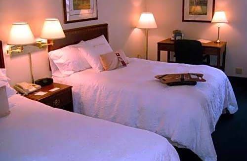 Georgetown Hotel | 2-Star Hotel ∙ Hampton Inn Lexington - Georgetown I-75