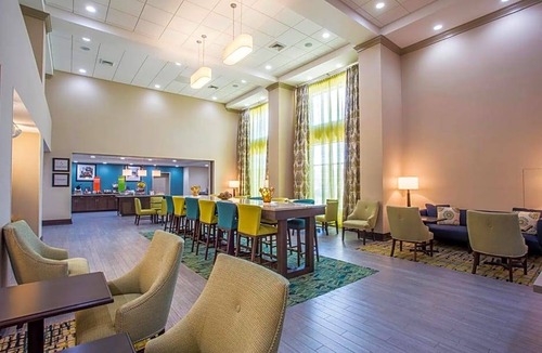 Northeast Yonkers Hotel | 2-Star Hotel ∙ Hampton Inn & Suites Yonkers - Westchester