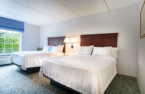 Lenox Hotel | 2-Star Hotel ∙ Hampton Inn & Suites Berkshires-Lenox