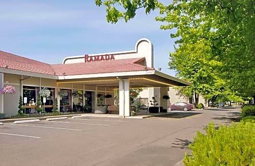Cully Hotel | 2-Star Hotel ∙ Ramada by Wyndham Portland Airport