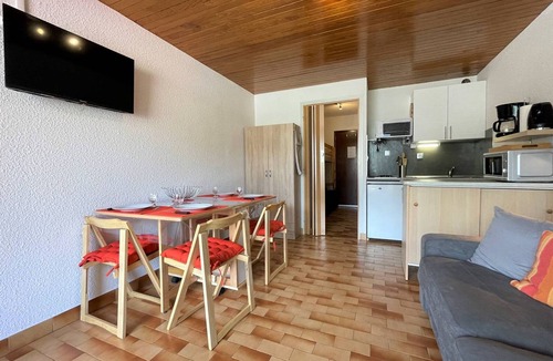 Briancon Apartment | 2-star studio for 4 with balcony in Briançon