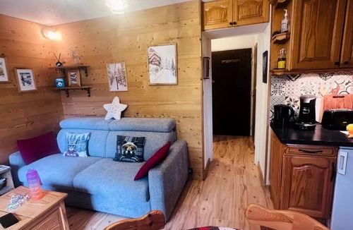 Valloire Apartment | 2-star studio with bathroom, sleeps 4, north-facing