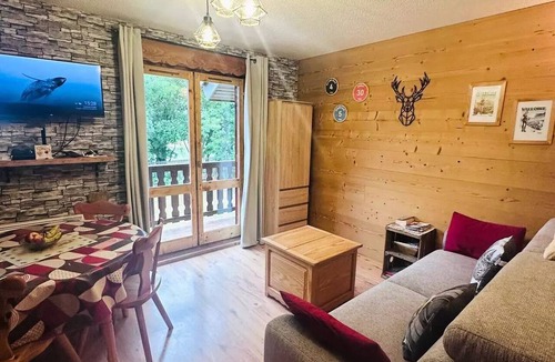 Valloire Apartment | 2-star studio with bathroom, sleeps 4, north-facing