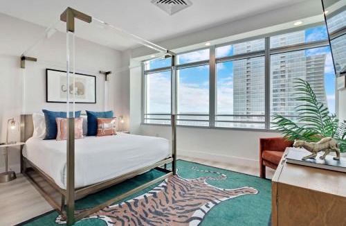 Brickell Apartment | 2-Story 3BD Brickell Penthouse Free Parking Heated Pool