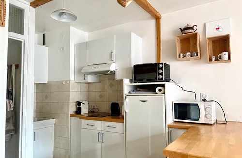 Brides-les-Bains Apartment | 2* Studio for 2 with wifi and parking, station center