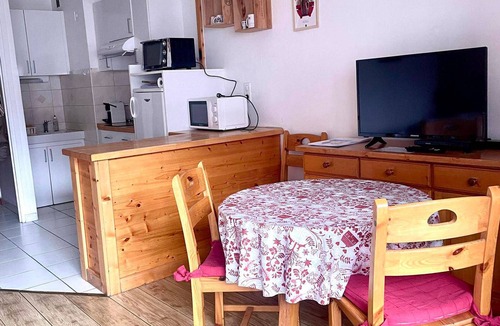 Brides-les-Bains Apartment | 2* Studio for 2 with wifi and parking, station center