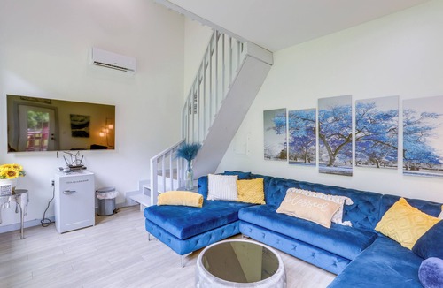 Mountain View Apartment | 2-Studio Retreat on White River w/Swimming Hole