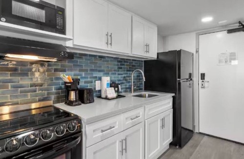 Myrtle Beach Hotel | 2 Sunny Beach Studio Close To Restaurants, Waterparks & Coastal Activities