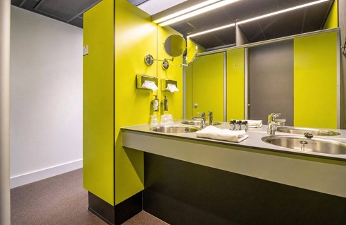 Municipality of Sittard-Geleen Hotel | 2 Tranquil Rooms with Spa & Fitness Center – Ideal for a Relaxing Trip