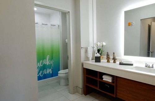 Circleville Resort | 2 Two Bedrooms with 2 Queens and 1 King at The Kartrite Resort!