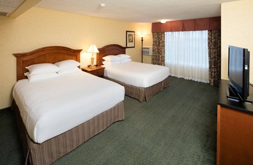 Downtown Hotel | 2 Units | 2 Spacious Private Rooms w/Relaxing Surroundings Near Downtown Eureka