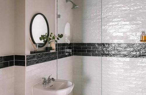 Queens Hotel | 2 Units | Bright & Modern City Base | Near Major Transit Hub & NYC Landmarks