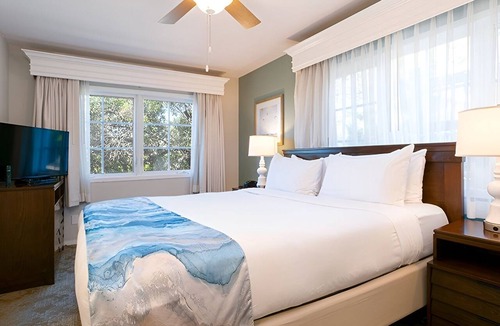 Del Mar Hotel | 2 Units | Full Kitchen | Balcony | Free Parking | Steps from Del Mar Beach