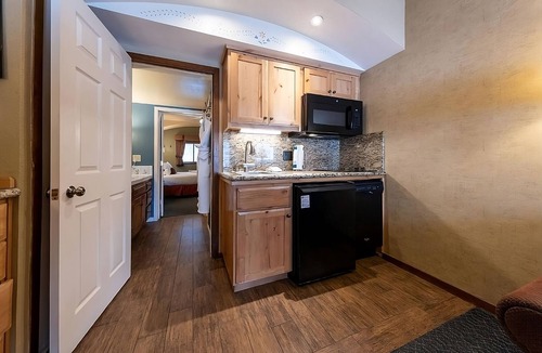 Olympic Valley Hotel | 2 Units | Kitchen | Balcony | Near Ski Slopes
