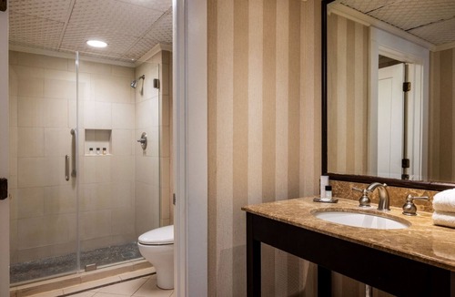 Manchester Hotel | 2 Units | Mountain Views, Golf Access & Spa Comfort in VT