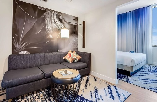 Ojus Hotel | 2 Units | Rooftop Pool | Pets Allowed | Near Aventura Mall & Beach