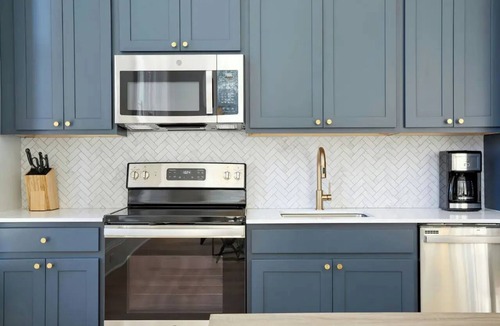 French Quarter Hotel | 2 Units, Steps to the French Quarter & Bourbon St | The Harlequin by AvantStay