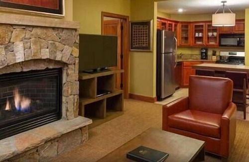 Peak 9 Hotel | 2 Valdoro Mountain Lodge Resort, Ski, Fireplace