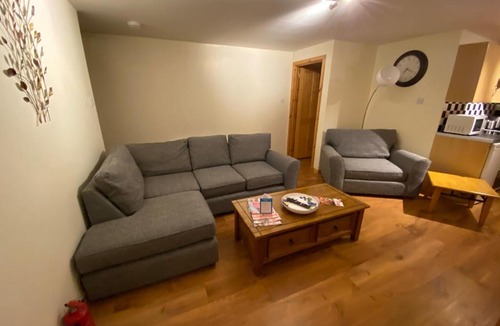 Forres Apartment | 2 Varis Apartments