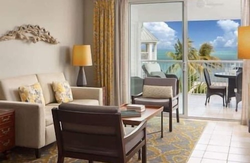 Key West Hotel | 2 Windward Point Beachfront Resort, Hot Tub, Pool