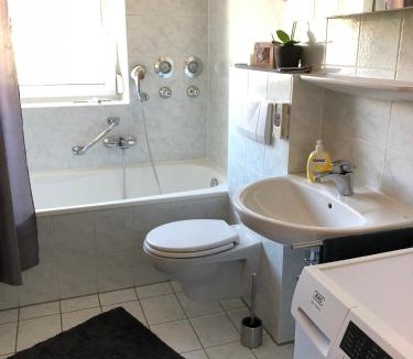 Munchen District Apartment | 2 Zimmer Wohnung mit Balkon - Nähe Messe