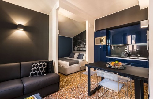 Historic Center Apartment | 20 - Elegance Studio -Spaghetti Chair Design G. Belotti