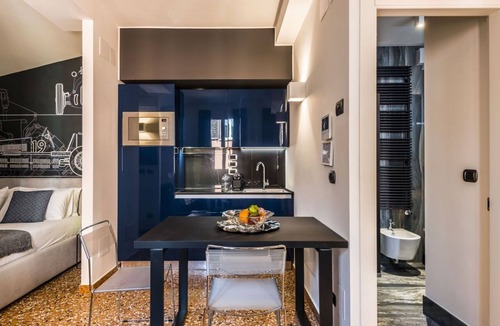 Historic Center Apartment | 20 - Elegance Studio -Spaghetti Chair Design G. Belotti