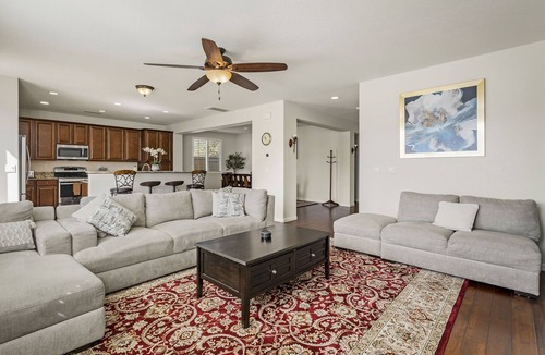 Reno House | 20 mins to Mt Rose SKI TAHOE & 35 Mins to Tahoe & Mt Views 5 Beds 3 Baths Home