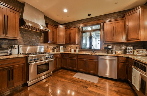 Wrightstown House | 20 minutes from Lambeau Field! Spacious home on golf course with pool.