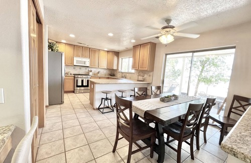 Nor Este House | *20% NEW LISTING DISCOUNT* Sunset View Villa - Sleeps 11
