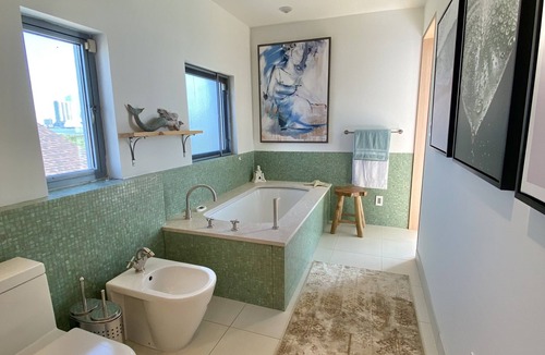 Southend House | 20% OFF REMAINING WEEKS! Waterview Mansion w/ Pool and Hot Tub