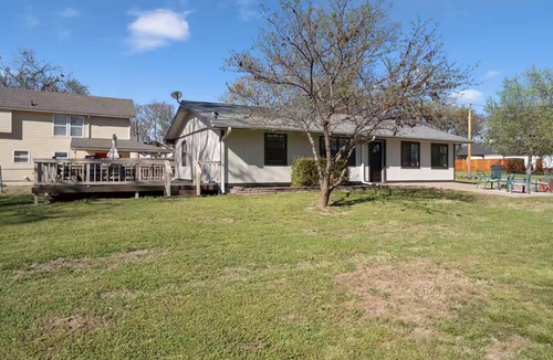Vinita House | 20% Off Select June Dates-Lake View Getaway- Sleeps 8