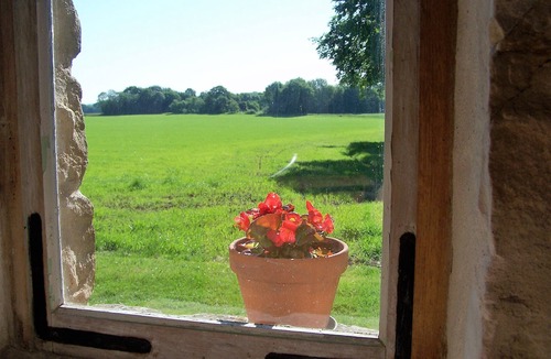 Dormelles Cottage | 20' south of Fontainebleau, the Eden barn in its green setting